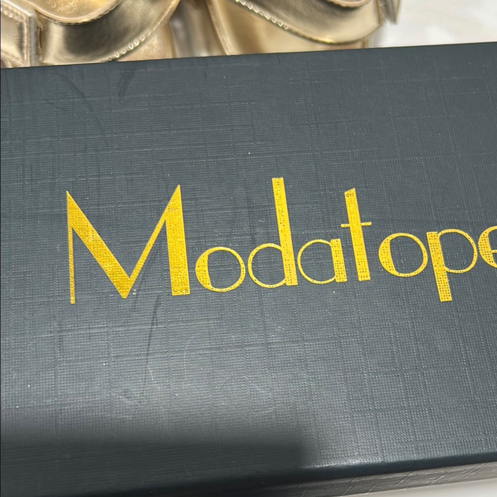 Modatope women’s Gold flat Sandals NWT size 8.. - Picture 11 of 12